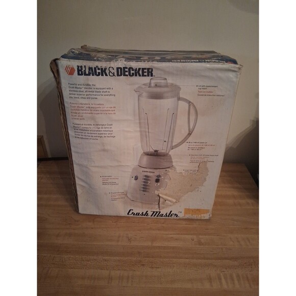 Black & Decker 12 Speed 42oz Glass Blender Crush Master 475W White BL12475G NIB - Picture 2 of 3